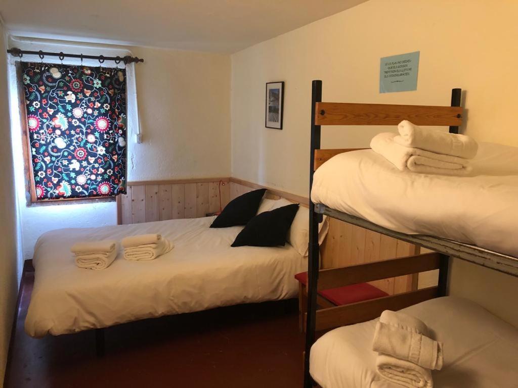 Refugi Cap Del Rec Hostel Lles Kültér fotó