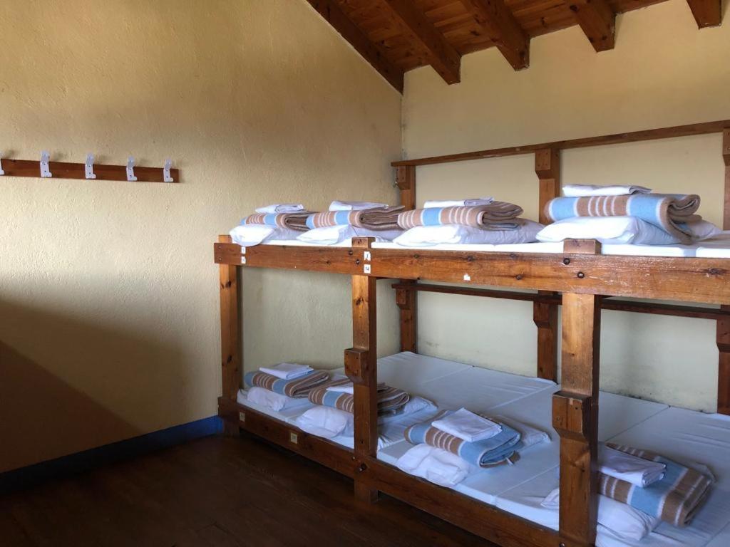 Refugi Cap Del Rec Hostel Lles Kültér fotó