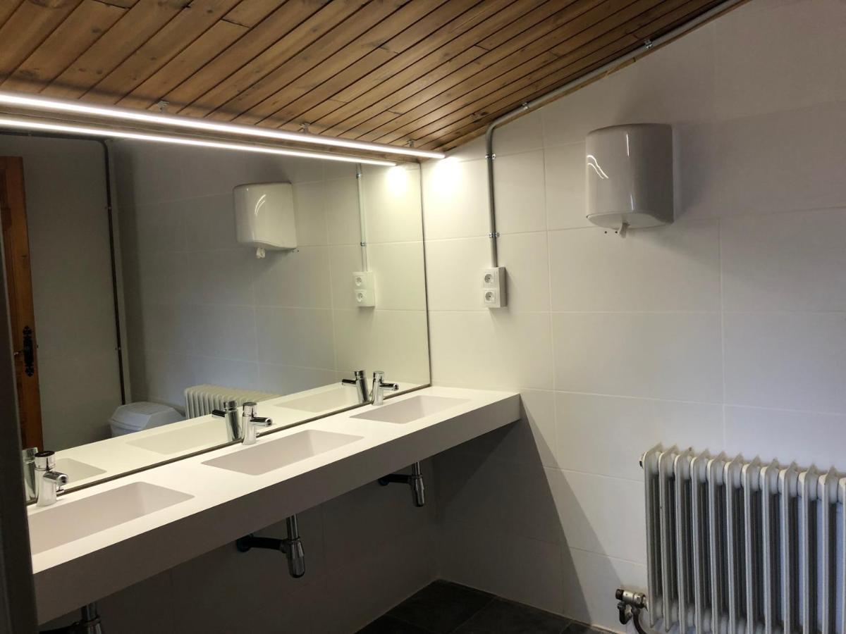 Refugi Cap Del Rec Hostel Lles Kültér fotó
