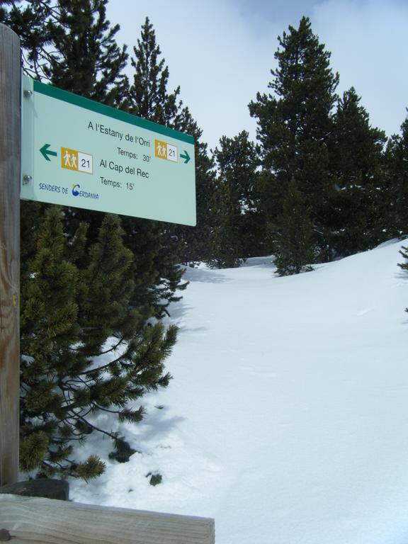 Refugi Cap Del Rec Hostel Lles Kültér fotó