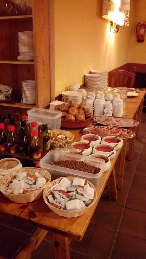 Refugi Cap Del Rec Hostel Lles Kültér fotó