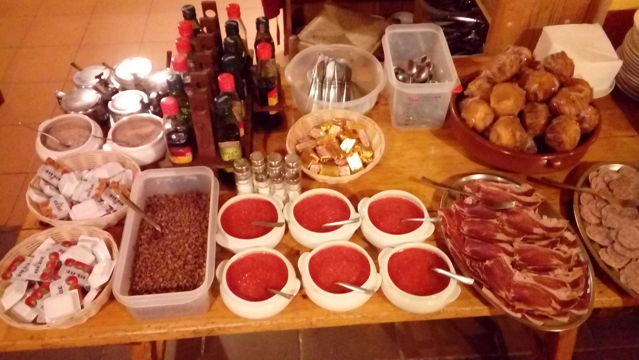 Refugi Cap Del Rec Hostel Lles Kültér fotó